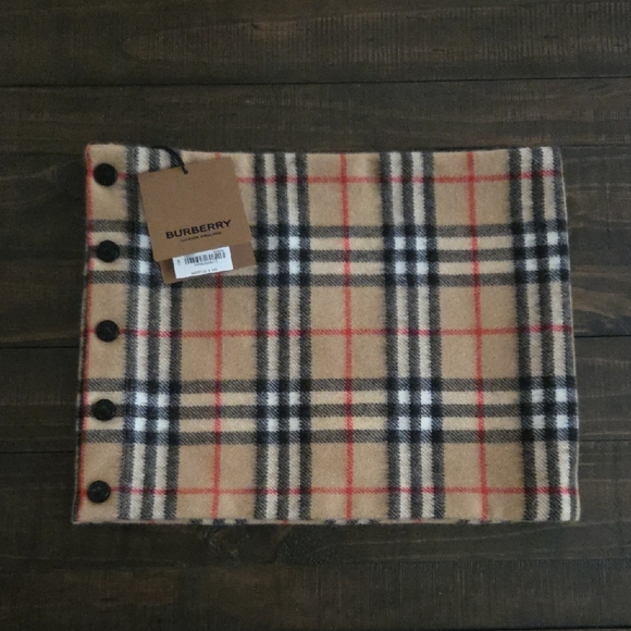 Burberry Checkered 100% Cashmere Snood Scarf in Tan and Black NWT - Picture 1 of 9